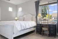 Beautiful 5-Bedroom Home in Surprise with Big Backyard Close to Spring Training