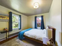 Daffodil Cottage! Downtown Packwood, walk to brewery, restaurants, shops! WIFI Hotel a Packwood