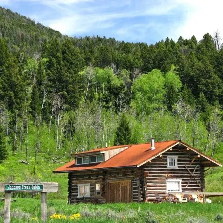 Johnson Creek Cabin * Outstanding Views * 5 Acres of Social Distancing * Sleeps8