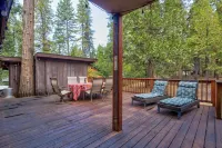 Cozy 4 bedroom Cabin with Hot Tub and BLS & Sequoia Woods access
