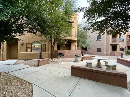 Amazing Location 2 Bedroom Condo by River Walk Отели рядом с достопримечательностью «Tucson Clay Co-Op»