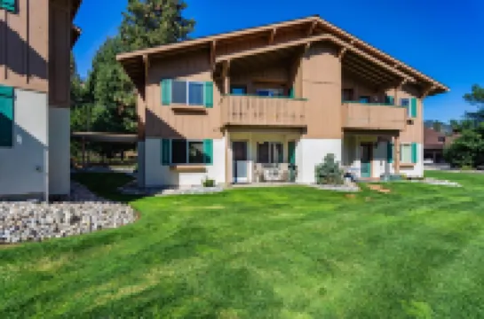 Alpine Escape (2 Bed/2 Bath)