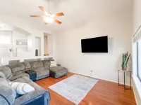 4-bedroom kid friendly home with HEATED Pool! ギルバートのホテル