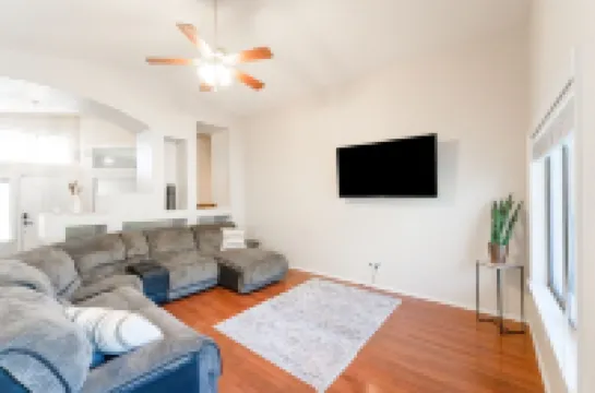 4-bedroom kid friendly home with HEATED Pool!