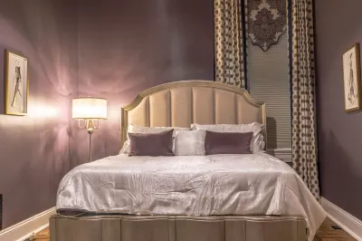 Luxurious 4 Bedroom Home in Heart of Historic Madison's Downtown 크릴프티 팔스 주립공원 주변 호텔