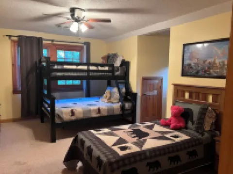 Cabin by the Creek  Sleeps 8 on 3 Beautiful acres - Close to town and activities