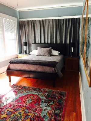 Walk to TCU from University House