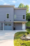 Quiet and cozy new townhome minutes from the mall exit.