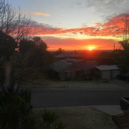 Adelaide Escape: Two-Storey Home Near City & Hills