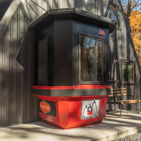 Gondola34 - Poconos Most Unique Tiny Cabin!  2 Minutes to Jfbb Ski ,Lake & More!