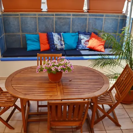 PINK BAY HOUSE 100 MT FROM THE SEA Отели в г. Пату