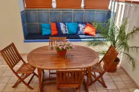 PINK BAY HOUSE 100 MT FROM THE SEA