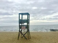 ★Waterfront & on Bike Path★ Firepit ★ Private beach★Bikes★Kayaks💥Sunsets