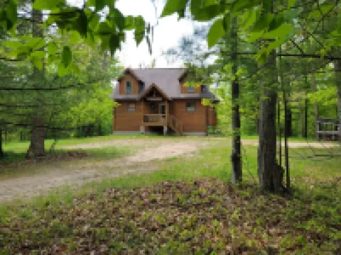 Amazing location in Irons Michigan is the fabulous Cool Creek Chalet.