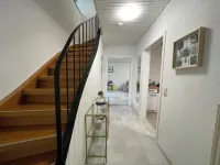 Townhouse Lotus in a prime location! 5 minutes from Legoland. families & pets.
