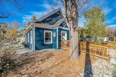 Downtown Loveland Bungalow, charming, historic 2BR recently remodeled gem. Hotels near River's Edge Natural Area