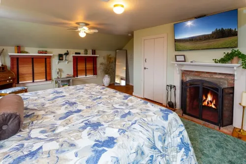 Your Peaceful, Private Retreat, Perfect for Readaways! Incredible Views!