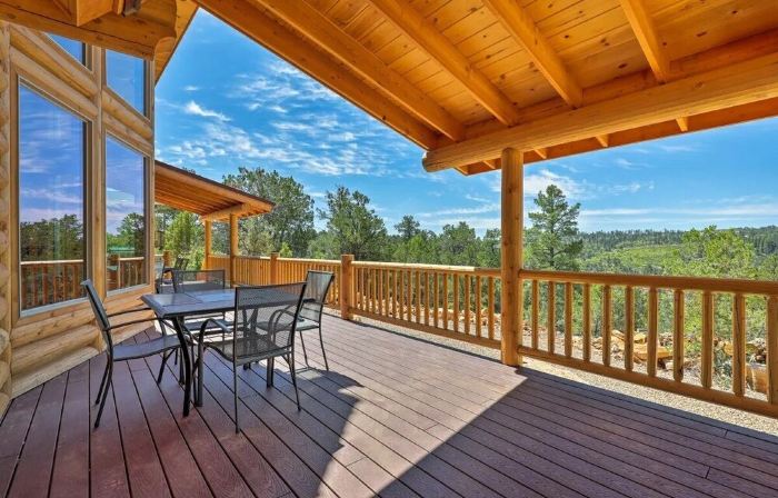 Gorgeous 5 Bedroom Log Cabin for your ALL YEAR relaxation by Zion National Park