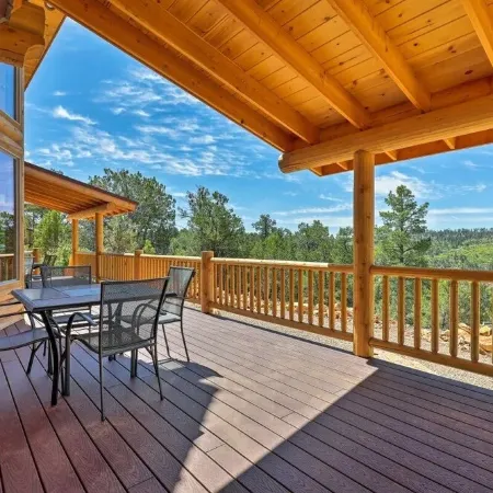 Gorgeous 5 Bedroom Log Cabin for your ALL YEAR relaxation by Zion National Park