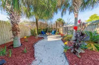 Peaceful Townhouse Just Steps from the shore Public Beach Access #3 PCB., Fl.附近的飯店