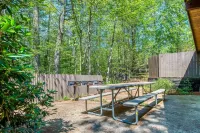 Expansive lodge| 9 Br | Indoor Pool | Sauna | Game Room | 3 Bath