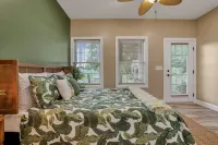 Brand new Buckeye Lake waterfront chalet A