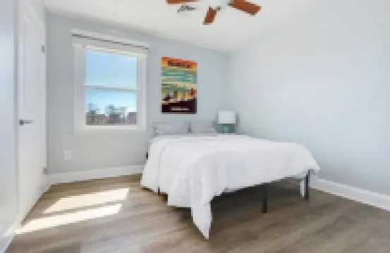 Pristine, airy beach home: sunsets, surf, golf, AC