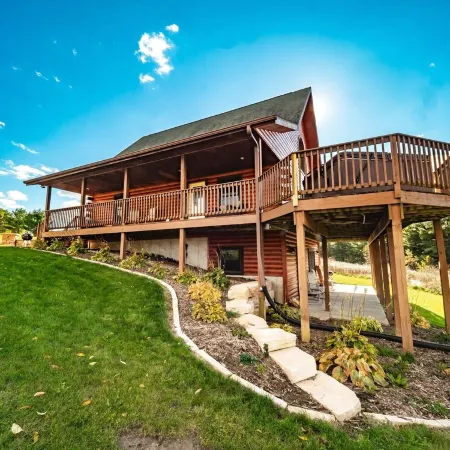 Very Secluded Beautiful Cabin!! Watch The Wildlife And Star Gaze From The Deck!!