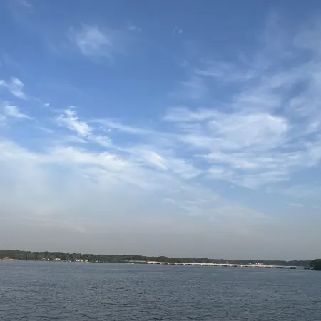 Laketime Cottage Lake Milton Oh. Wifi, Smart TVs Fireplace, Bikes, Paddle Board.