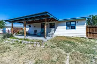 Charming farmhouse close to the Quality Waters and Navajo Lake Marina.