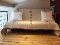 New Ad - Charming quiet house, air conditioning, shared pool