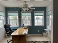 Enjoy the ICW overlooking N. Topsail Beach with Pier and 2 boat lifts. Pets OK - 4성급