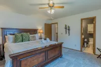 Cozy modern 2BR w/ workspace near Main St