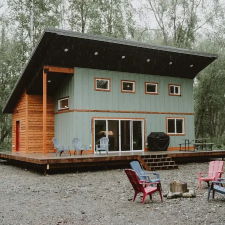 Tri-River Retreat + Bunkhouse, only 5 min from downtown Talkeetna!