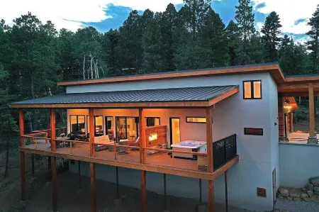 Breathtaking Views, Indoor/Outdoor Linear Fireplace, Sauna