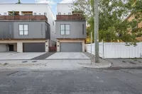 Modern 3 Bed 3 Bath Home with Rooftop Patio Minutes from Downtown & Deep Ellum Hotel in zona Pleasant Grove Stadium