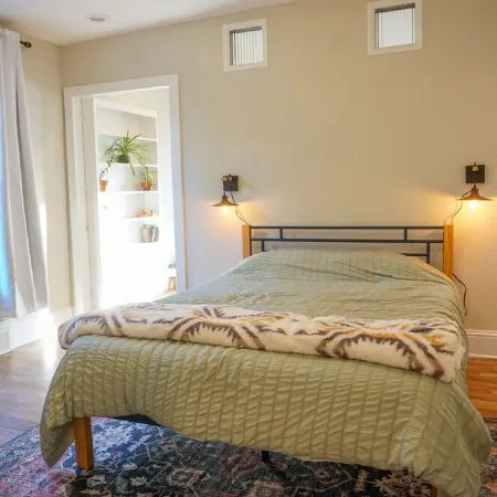 Downtown, beautifully remodeled entire home