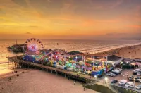 Spacious 2 bedroom Venice beach condo