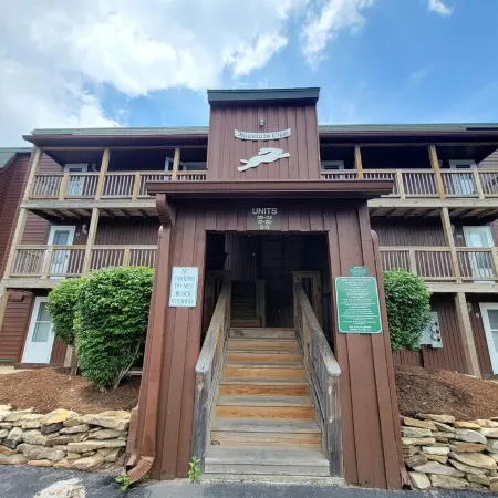 Cozy Loft nestled atop of Snowshoe