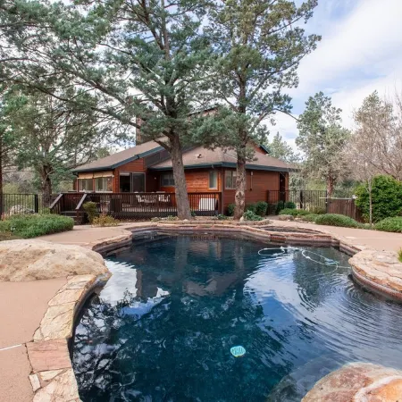 Serene yoga retreat with private heated pool! Just minutes from hiking!