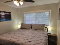 SunnySide Getaway <15mins from beach/Dtown/airport Hotels in Lauderhill