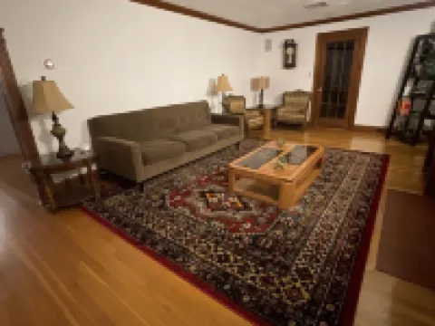 Beautiful Spacious 4BRM House! 阿靈頓酒店