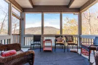 Premium 5 Bedroom 4 kings/ 6 Twins LAKE FRONT Home...BOOK JUNE PROMO DEALS NOW!