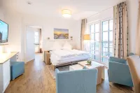 Comfortable 3-room apartment, sea view balcony and 200 m to the beach