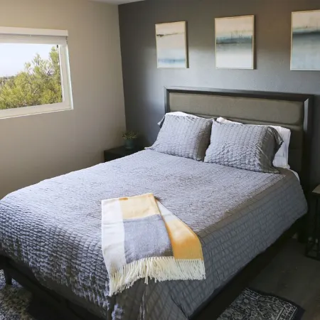 Over the Oaks - Great View - Whole Home - Stylish