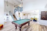 Newly Upgraded 4BR 2.5BA family- friendly home