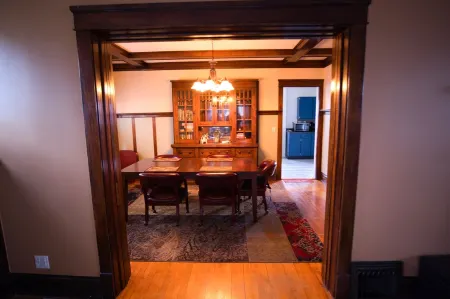 Maple house Отели в г. Айрон