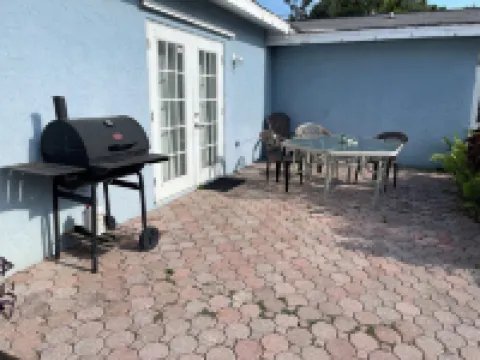 Florida Beach Cottage 3Br-2BA + Den Hotels in Nokomis