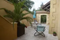 Gite ground floor house 200 m from the village, swimming pool
