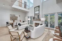 5⭐️ home w/CARR HOUSE!PVT POOL!DUNE BUGGY!6 Seater GOLF CART!5 min walk 2 beach! - 5 tähden